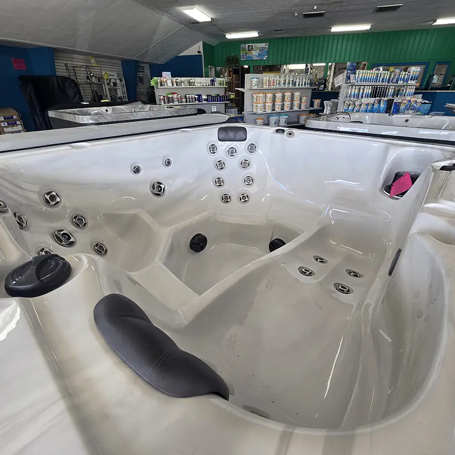 Northern Bay Hot Tubs Grand Marais model - Decatur, IL